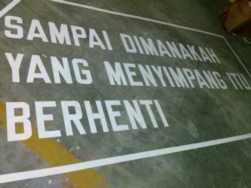 Salah satu karya seni yang ada di Jakarta Biennale 2013. Tapi gw lupa ini karya siapa hehehe