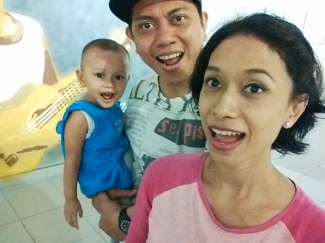 Dan beginilah tampang anak bayi yang moodnya sudah membaik karena disusui. Hidup ASI!